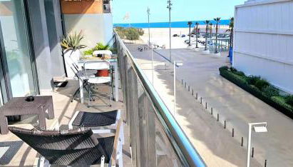 Ideal for families on the beach in Barcelona with a pool - Foto 3