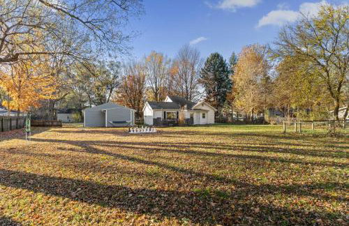 3BD Family Retreat - 4 Mins to UND - Yard Games - Foto 26