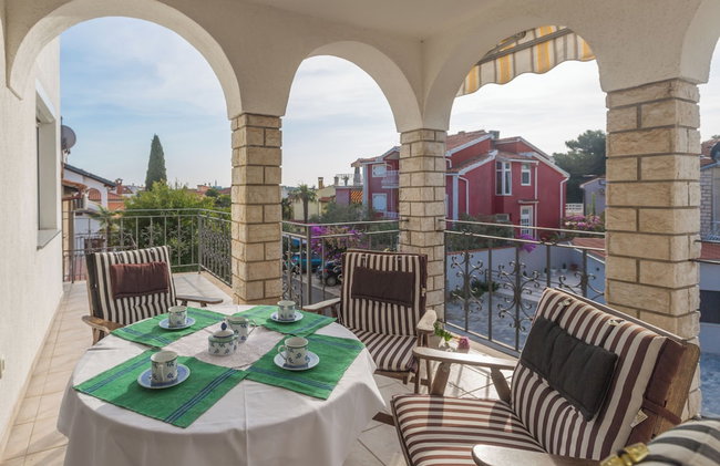 Elegant two-bedroom apartment with terrace in Rovinj - Photo 39