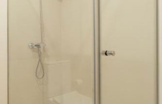 Bright & Spacious Flat by Host Wise - Foto 28