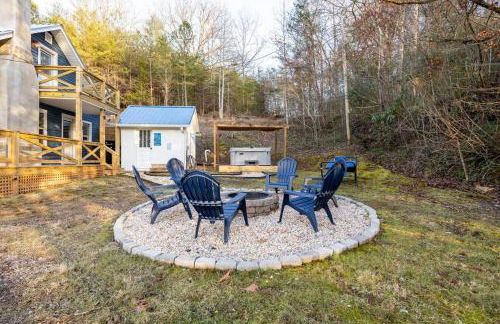 Riverside Relaxer w/Hot Tub+Fire Pit +Wifi & view - Foto 76