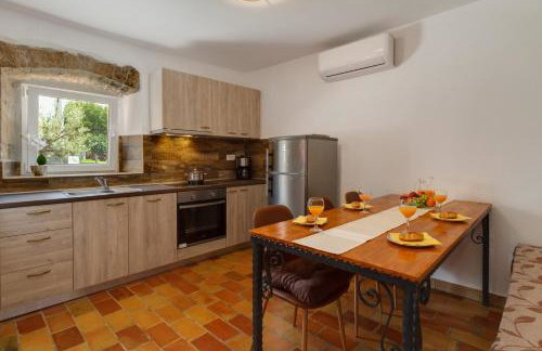 Villa Zoro with a lovely garden and a private POOL in the middle of Istria - Foto 17