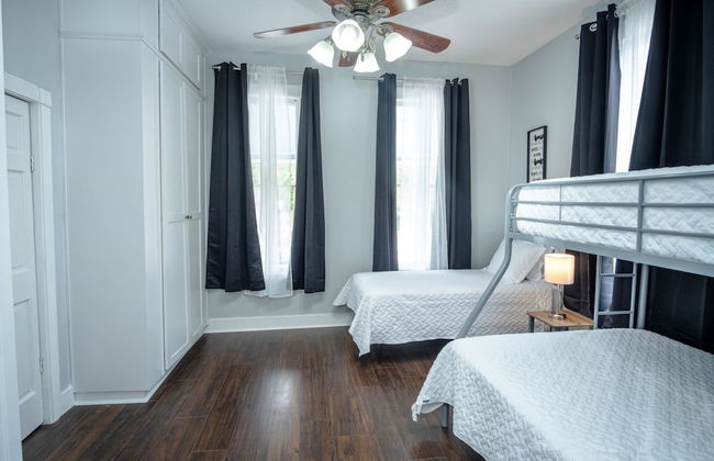 Stunning 2br/1ba Historic Pad Few Steps Downtown - Foto 2