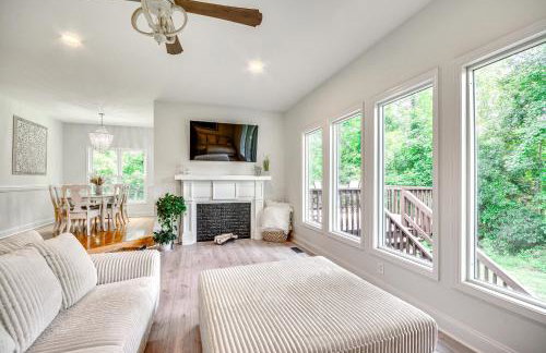 Bright and Elegant Home in High Point with Deck! - Foto 1