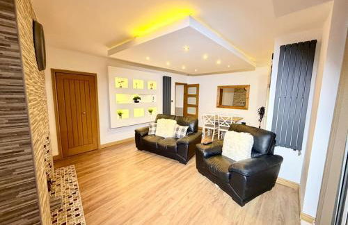 Comfortable 4BR House Ideal for Families & Workers - Foto 48