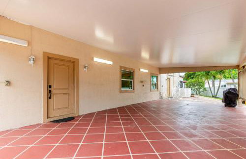 Chill & Spacious 3BR - Beaches & Backyard Fun - Foto 27