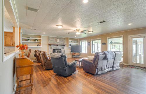 Lakefront Gem with Boat Dock and Fishing Pier in Many - Foto 4