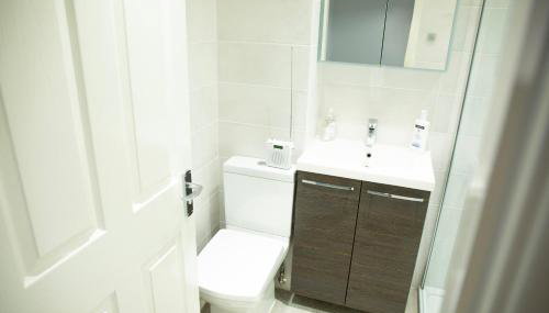 Reeve House - 2-Bed - FREE Parking & Wi-Fi - Foto 3