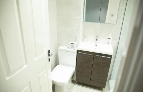 Reeve House - 2-Bed - FREE Parking & Wi-Fi - Foto 3
