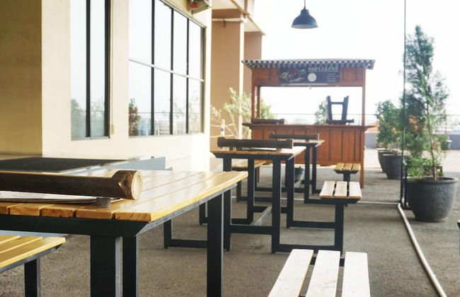 The Stylish Studio At Tamansari Panoramic Apartment - Photo 17