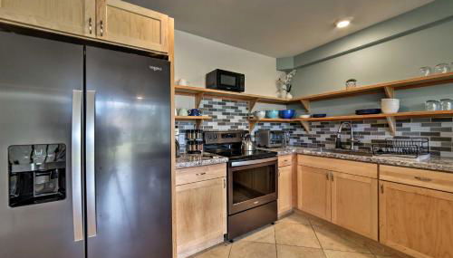 Condo with Lanai at Beginning of Road to Hana! - Photo 4