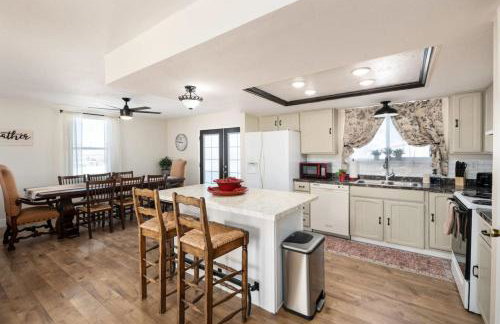 Family Getaway and Modern Farmhouse - Foto 4