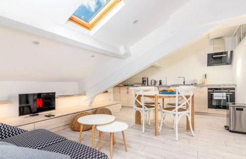 Luxury 3 Bd Aptment with Sea view - Photo 9