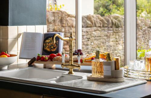 Chipping Campden Shabby Chic on Famous High Street - Photo 16