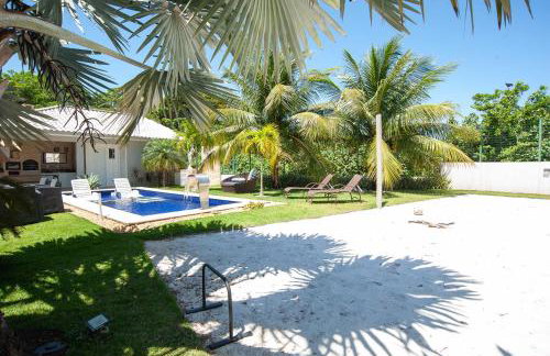 Casa com Piscina, Quadra de Areia e Churrasqueira - Foto 38