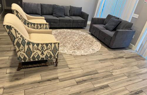 PHX Airport 9BR, 7BA, BBQ, events and pets Allowed - Photo 7