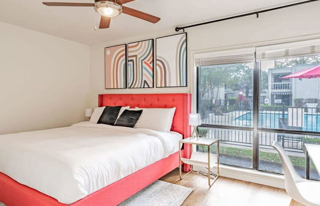 Chic 2BR Near Triangle With King Beds Fast Wifi - Foto 2