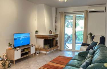 Sunny Modern Beach Retreat Steps from the Shore - Photo 3