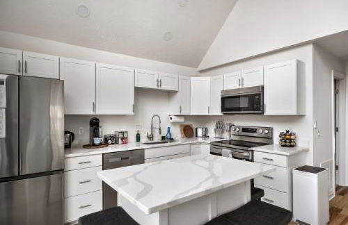 Fireplace Grill Games & Dogs near Bryce Resort - Photo 18