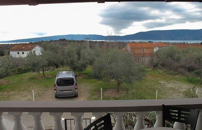 Bright and Modern: Fully Furnished Krk Apartments With Private Parking - Foto 13