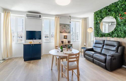 Aurora Lov'Room Proche de Saint Charles - Foto 16