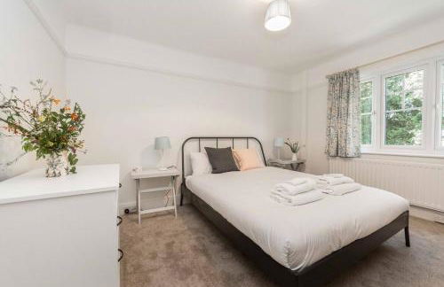 Wonderful thatched cottage in the New Forest National Park - Photo 5