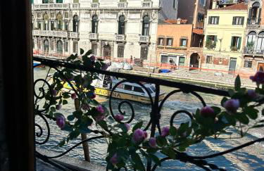 Venice Canal Stay - Photo 7