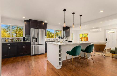 Cozy & Spacious 3BR2BA Home Near I-5 - Foto 6