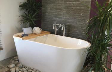 Penthouse On Waterside With River Views, Private Parking & Secluded Hot Tub - Foto 9