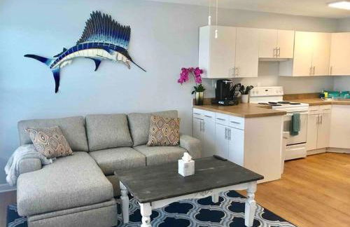 Sailfish Suites 2 - pet friendly & waterfront - Photo 8
