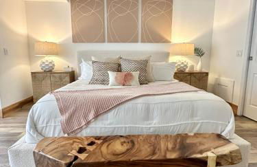 Villa Valbuena Palm Oasis In-Laws Quarters 4-Story Unit With Rooftop Retreat - Photo 17