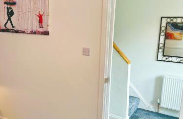 Ideal 4 Bed Home sleeps 7 Nr Middlebrook Stadium - Foto 66