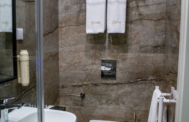 Agora Boutique - Photo 67