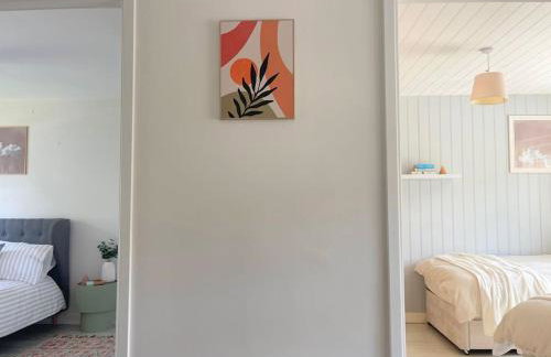 Artistic, Bright & Spacious 3 Bedroom Home - Foto 39