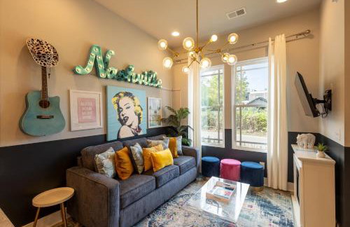 City Heights Townhome with Free Parking & 3 Baths - Foto 21