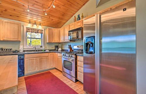 Cozy Apt with Hot Tub and Deck, 10 Mi to Stowe Resort! - Foto 7