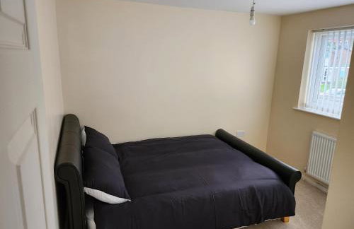 3 bed House Lovely & Modern - Photo 12