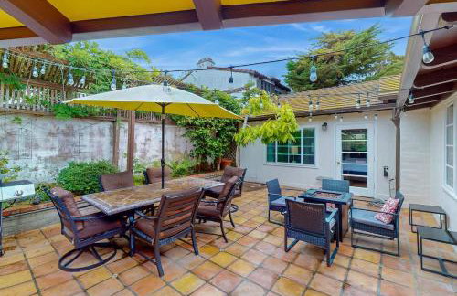 La Jolla Historic Gem, Hot Tub, Game Room, Garden Oasis with Firepit & Courtyard Dining - Foto 5