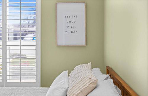 Spacious 4BR 3BA Home KING Suite Pool Sleeps 8 - Photo 17