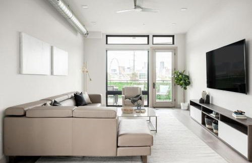 Contemporary Condo - Grill - Balcony - Tesoro - Foto 12