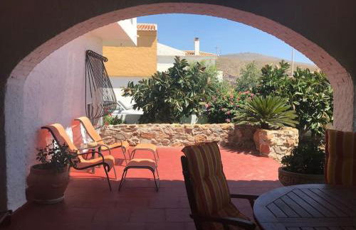 Chalet con jardín en playa de Calahonda, Granada - Foto 2