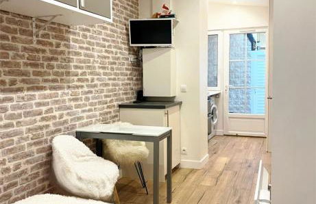 Eiffel Tower studio with patio - Foto 6