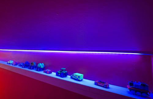 The Secret Agent Apartment - Brought to you by Coastline Retreats - Brand New - 2 mins walk to Beach - Childrens play den - Pool Table - Time Crisis Arcade Machine - Foto 15