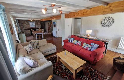 Cosy, Coastal Retreat with a Large Garden - Photo 7