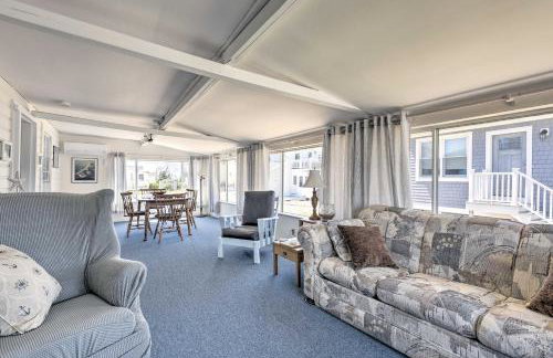 Plum Island Retreat about 1-Block Walk to Beach! - Foto 22