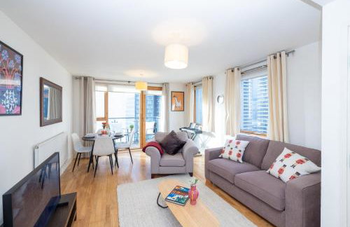 Cosy, modern high rise with views! 2 bedroom - Foto 23