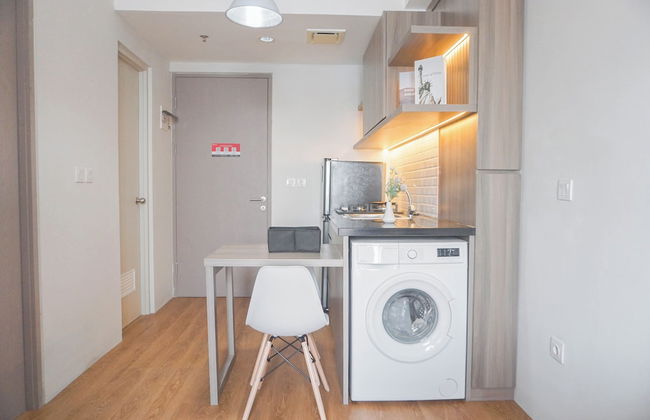 Cozy And Modern Look 1Br Apartment Vasanta Innopark By Travelio - Foto 8