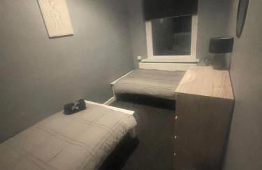 Affordable Luxury 3 Stunning Two Bed Apartment Sunderland close to City centre Hospital Crown Works Studio and Nissan - Foto 21