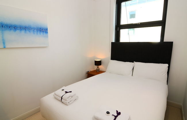 Canary Wharf - Corporate River View Apartments - Photo 7