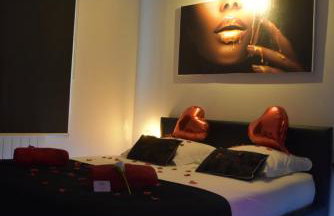 SPA privatif Love room, Le Hammam et Bulles, chez Nuits Chartraines - Foto 14